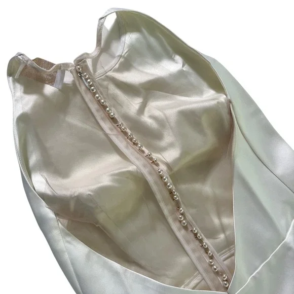 Bronx and Banco Paros‎ Gown in White - Picture 7 of 16